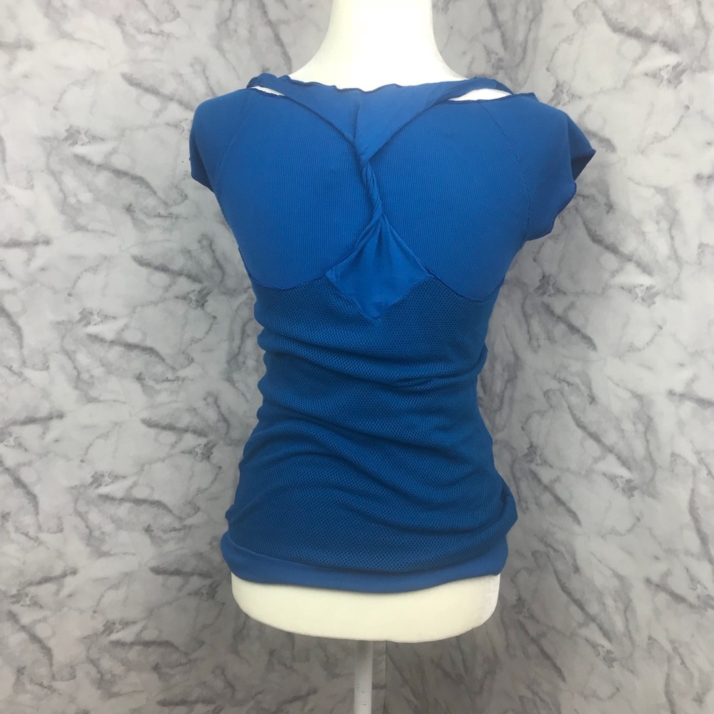 Deha Twist Back Hip Hop Tank